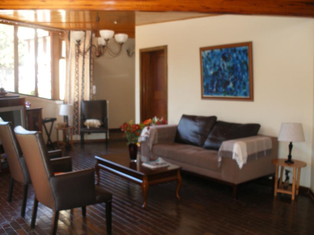 Somona Guest House Johannesburg Exterior photo